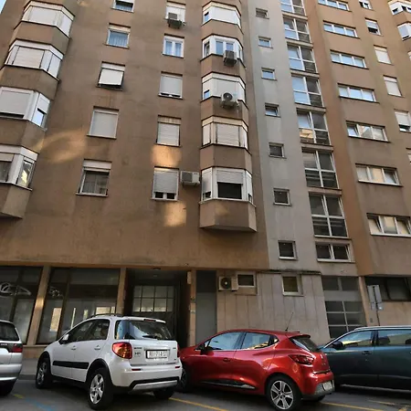 Corina Apartment